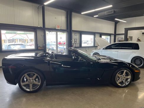 Used 2007 Chevrolet Corvette Convertible w/ Preferred Equipment Group RWD image 20