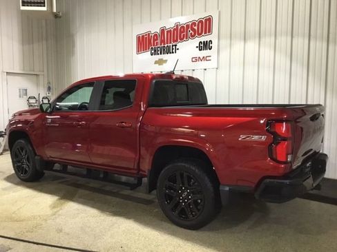 Used 2024 Chevrolet Colorado Z71 w/ Z71 Convenience Package 2 image 3