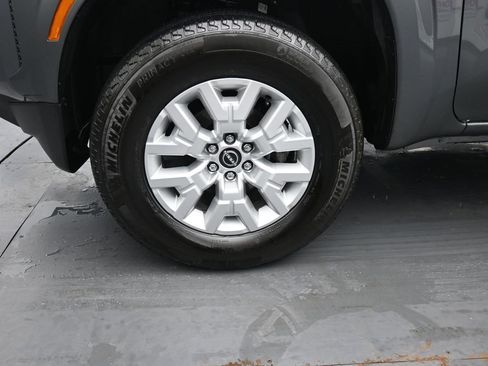 Used 2023 Nissan Frontier SV image 12
