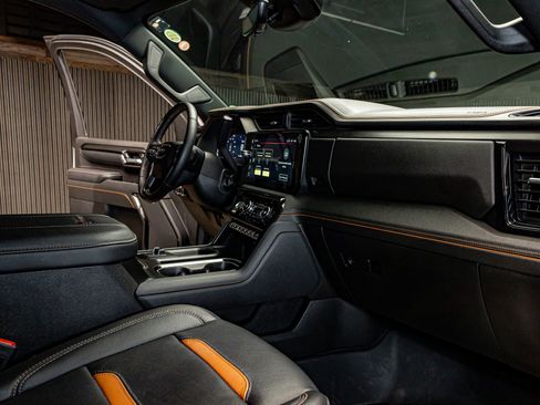 Used 2025 GMC Sierra 2500 AT4 w/ AT4 Premium Plus Package image 15