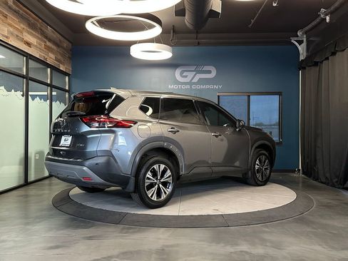 Used 2021 Nissan Rogue SV AWD/4WD image 3