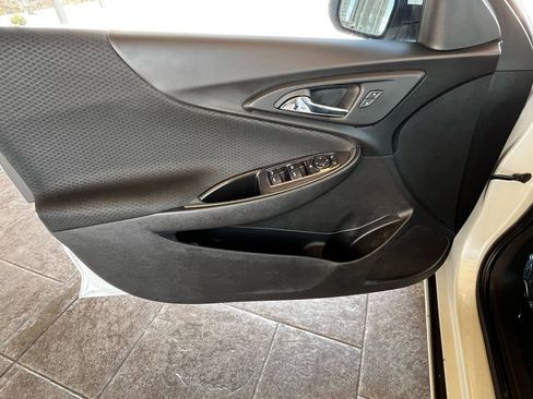 Used 2016 Chevrolet Malibu LT FWD image 9