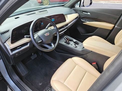 Certified 2025 Cadillac XT4 Premium Luxury image 7