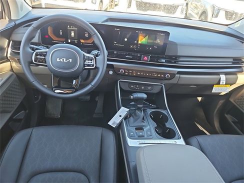 New 2026 Kia Carnival LXS image 7