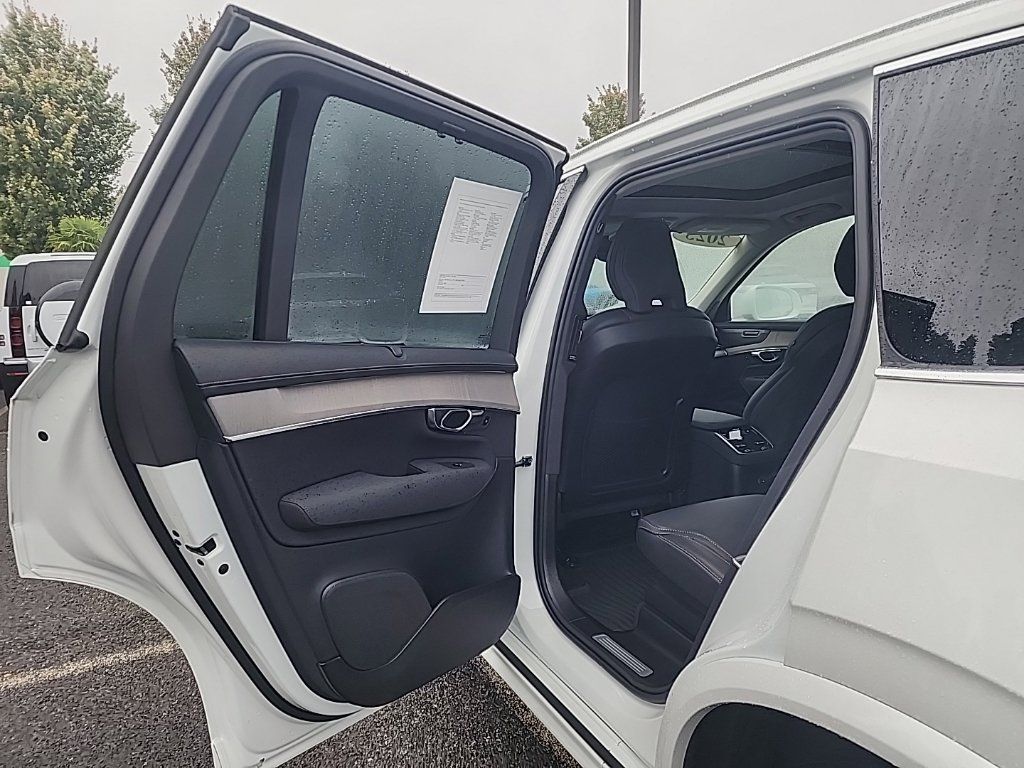 Used 2025 Volvo XC90 T8 Ultra w/ Protection Package Premier AWD/4WD image 14
