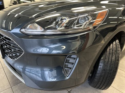 Certified 2022 Ford Escape SE w/ Cold Weather Package image 17