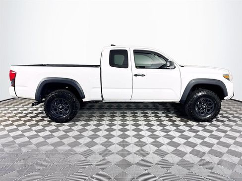 Used 2019 Toyota Tacoma SR w/ SX Package image 5