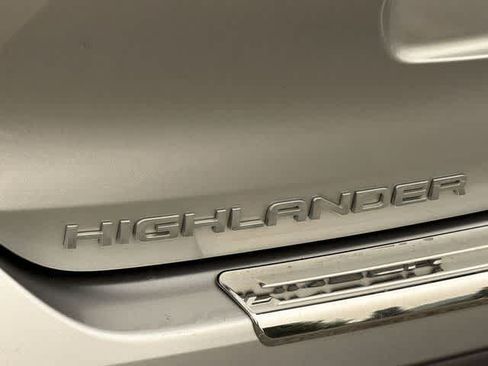 Used 2023 Toyota Highlander LE w/ Protection Package #3 (TMS) FWD image 26