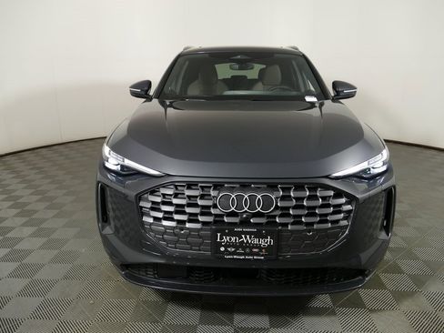 New 2025 Audi Q5 Prestige image 8