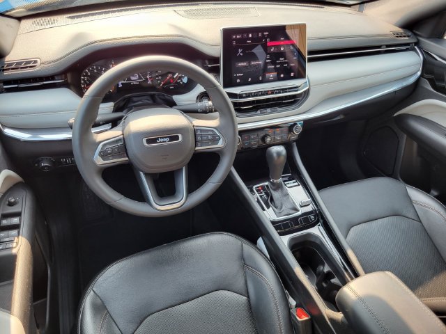 Used 2023 Jeep Compass Limited AWD/4WD image 24