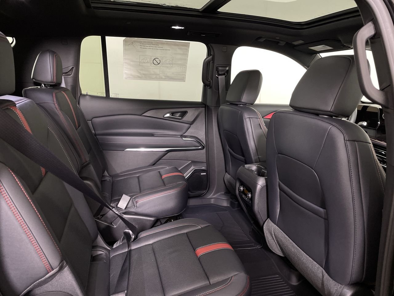 New 2026 Chevrolet Traverse RS w/ LPO, Floor Liner Package AWD/4WD image 91