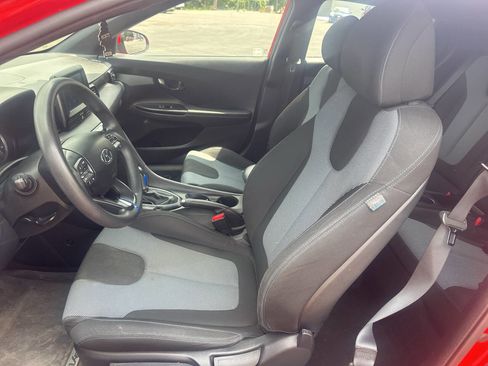 Used 2019 Hyundai Veloster 2.0 image 30