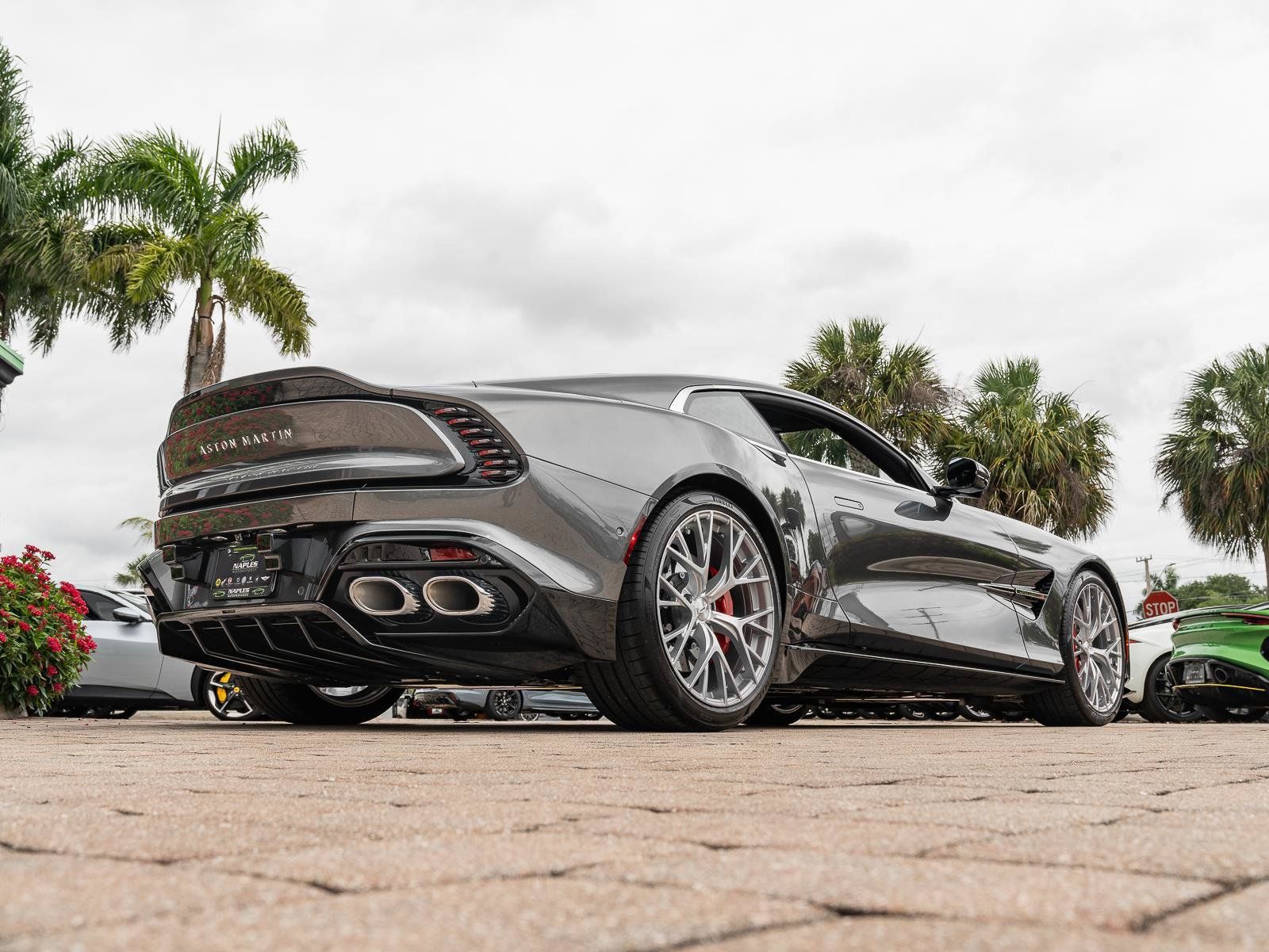 Used 2025 Aston Martin Vanquish RWD image 17