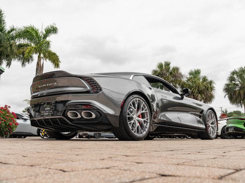 Used 2025 Aston Martin Vanquish RWD image 17