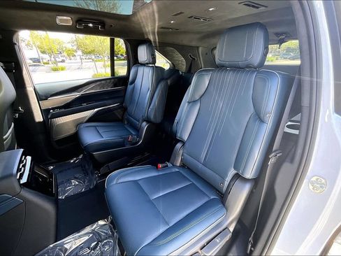 New 2026 Cadillac Escalade IQ Luxury 2 w/ LPO, Floor Liner Package AWD/4WD image 27