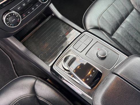 Used 2017 Mercedes-Benz GLS 450 4MATIC image 32