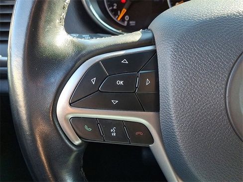 Used 2021 Jeep Grand Cherokee Laredo image 22