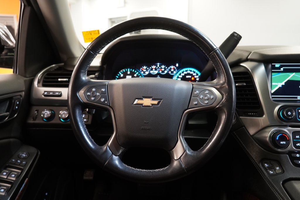 Used 2020 Chevrolet Suburban Premier w/ Premier Plus Edition AWD/4WD image 22
