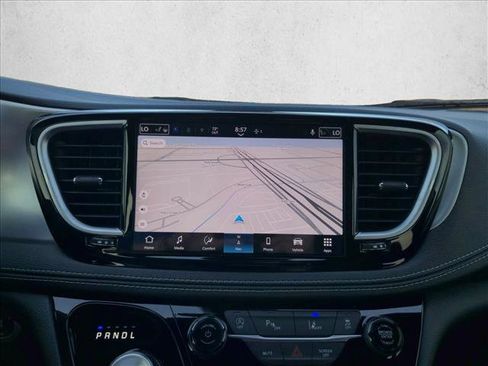 New 2026 Chrysler Pacifica Limited image 13