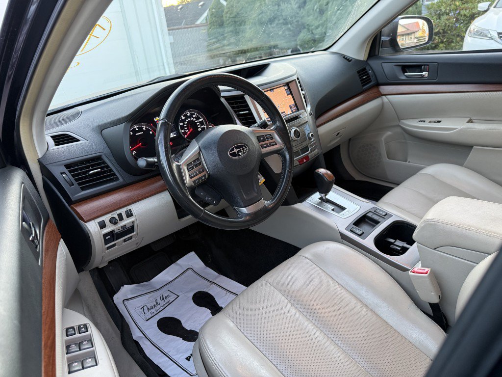 Used 2013 Subaru Outback 2.5i Limited AWD/4WD image 11