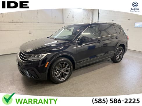 Certified 2022 Volkswagen Tiguan SE w/ Panoramic Sunroof Package AWD/4WD image 1
