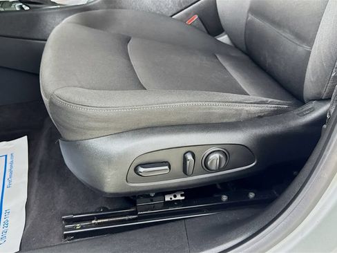 Used 2020 Chevrolet Malibu LT FWD image 23