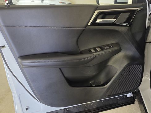 Used 2024 Mitsubishi Outlander Ralliart image 17