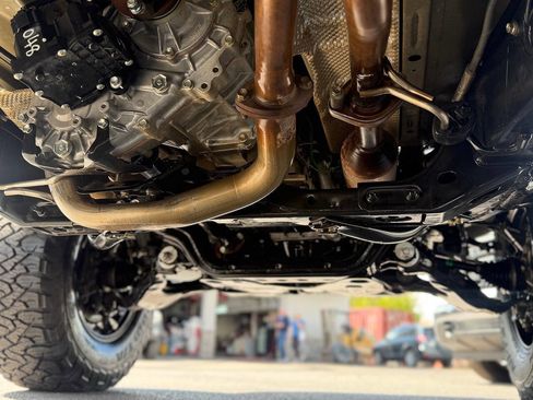 Used 2020 Toyota Tacoma TRD Off-Road w/ Technology Package AWD/4WD image 65