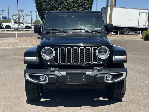 Used 2025 Jeep Wrangler Unlimited Sahara AWD/4WD image 8
