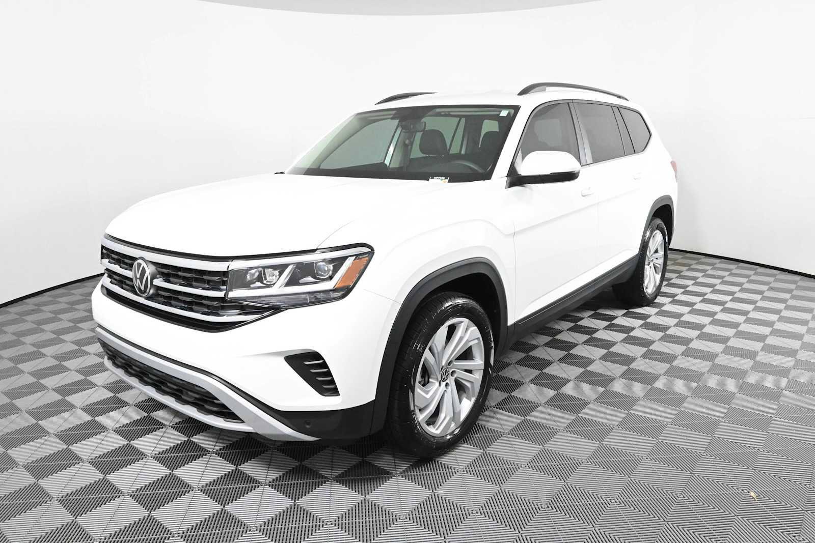 Certified 2023 Volkswagen Atlas SE FWD image 2