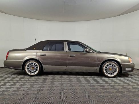 Used 2002 Cadillac De Ville w/ Comfort/Convenience Pkg image 9