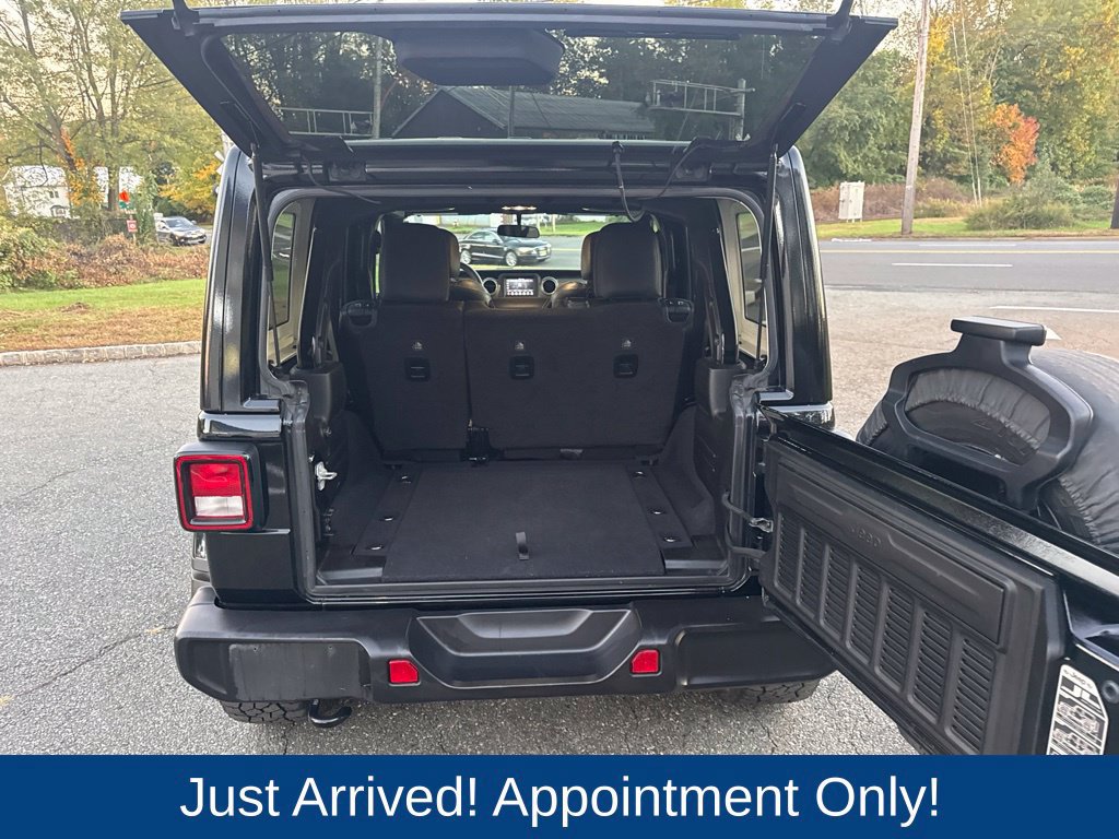 Used 2019 Jeep Wrangler Unlimited Sahara w/ Cold Weather Group AWD/4WD image 11