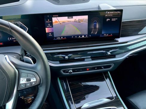 Used 2025 BMW X5 xDrive50e image 6