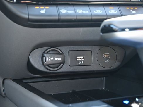 Used 2024 Hyundai Elantra SEL w/ Convenience Package image 17