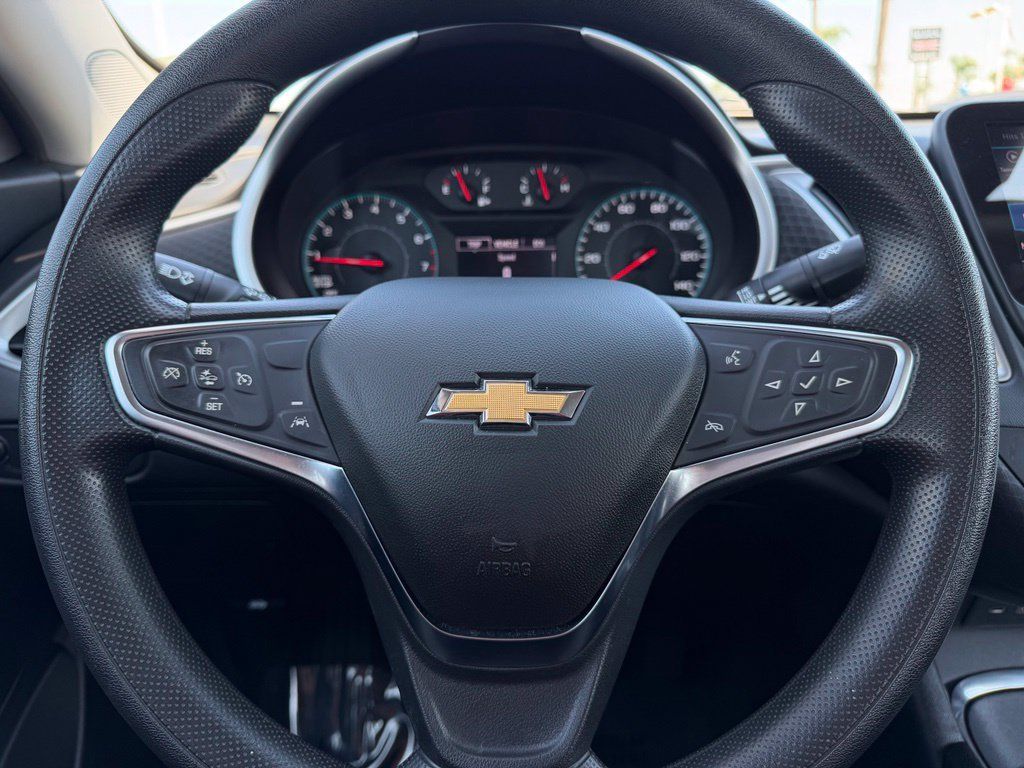 Used 2025 Chevrolet Malibu LT FWD image 22
