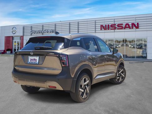 New 2026 Nissan Kicks SV w/ SV Premium Package FWD image 5