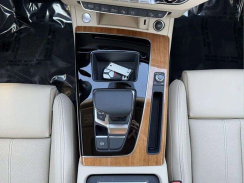 Used 2023 Audi Q5 2.0T Prestige w/ Prestige Package image 16