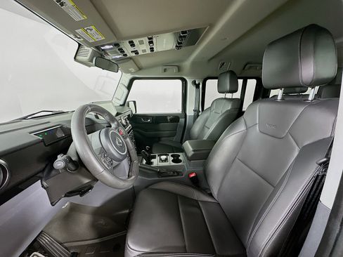 Used 2024 INEOS Grenadier Station Wagon AWD/4WD image 34