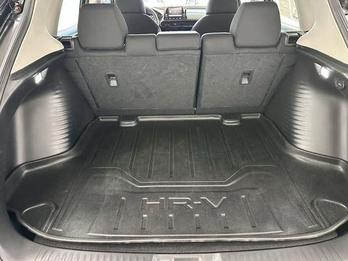 Used 2023 Honda HR-V LX image 5