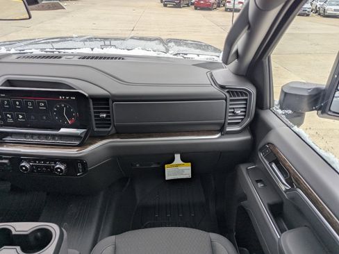 New 2026 GMC Sierra 2500 SLE image 4