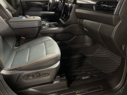 Used 2025 GMC Yukon XL AT4 w/ AT4 Premium Plus Package image 15