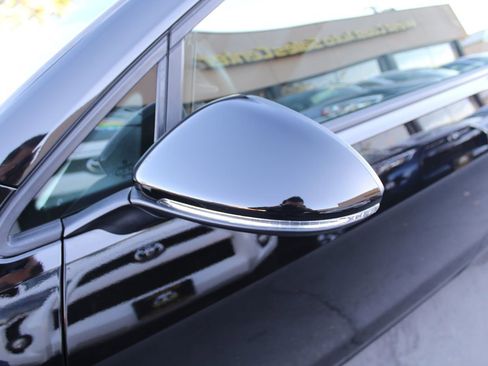 Used 2015 Volkswagen Golf Launch Edition image 12