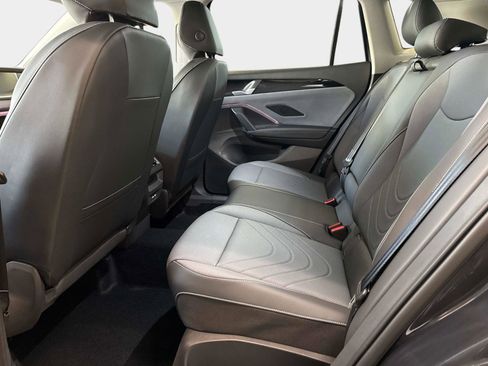 New 2026 Volkswagen Tiguan SE image 28