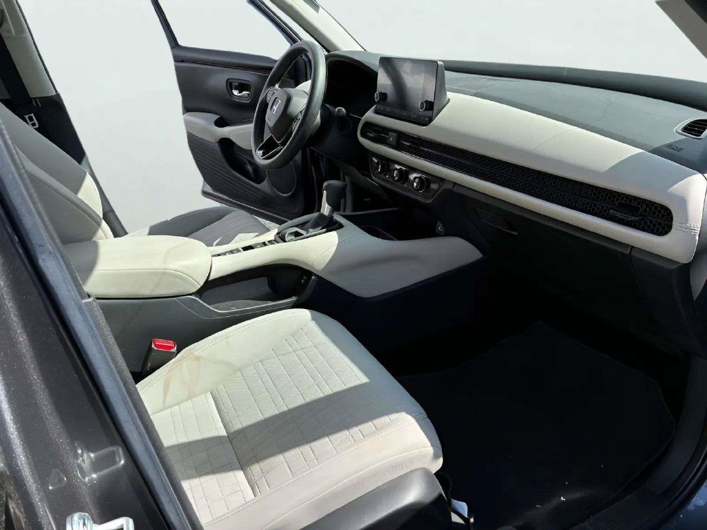Used 2025 Honda HR-V LX image 12