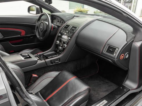 Used 2015 Aston Martin V12 Vantage S image 28