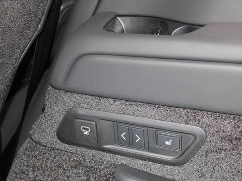 New 2025 Land Rover Range Rover Long Wheelbase SE image 48