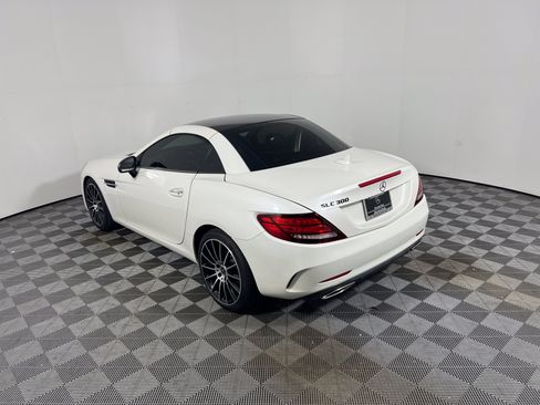 Certified 2019 Mercedes-Benz SLC 300 image 3