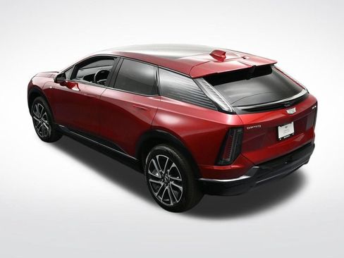 Certified 2025 Cadillac Optiq Sport 1 AWD/4WD image 18