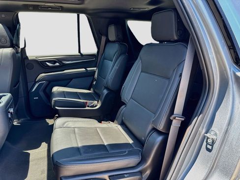 Used 2024 GMC Yukon Denali w/ Denali Reserve Package RWD image 31