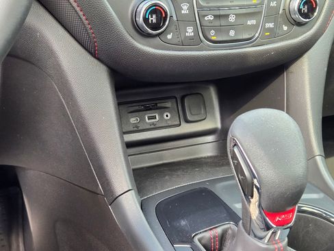 Used 2024 Chevrolet Equinox RS w/ RS Leather Package FWD image 39